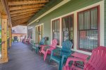 Enjoy Morning Brunches Out on Bungalow 89`s Brand New Patio